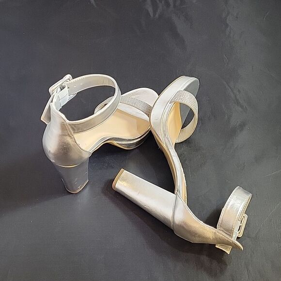 BRAND NEW DELICIOUS ADJUSTABLE ANKLE BUCKLE STRAP OPEN TOE SANDAL - Picture 7 of 14